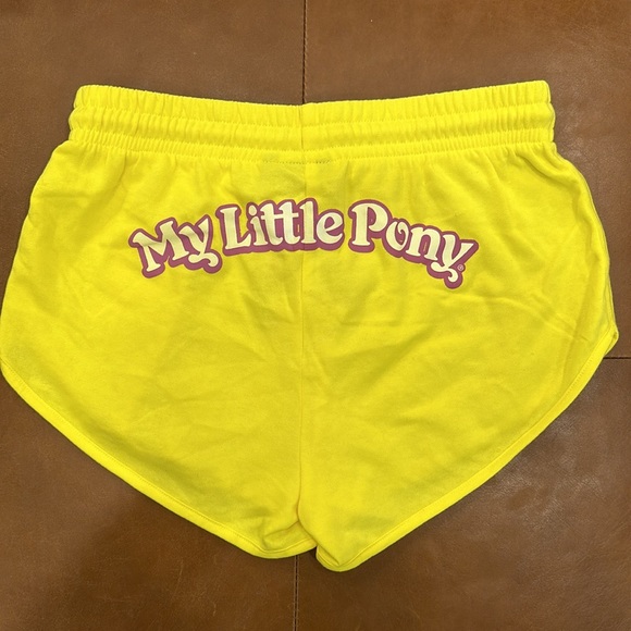 NEW NWT My Little Pony Yellow Shorts Sweatshirt Size Medium - Picture 3 of 4
